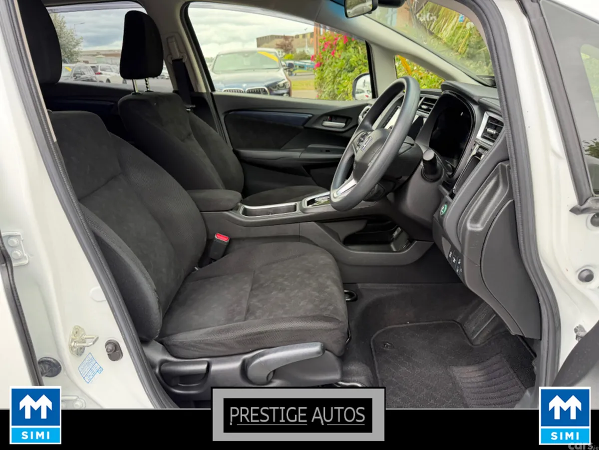 Honda Shuttle MPV, Petrol Hybrid, 2018, White