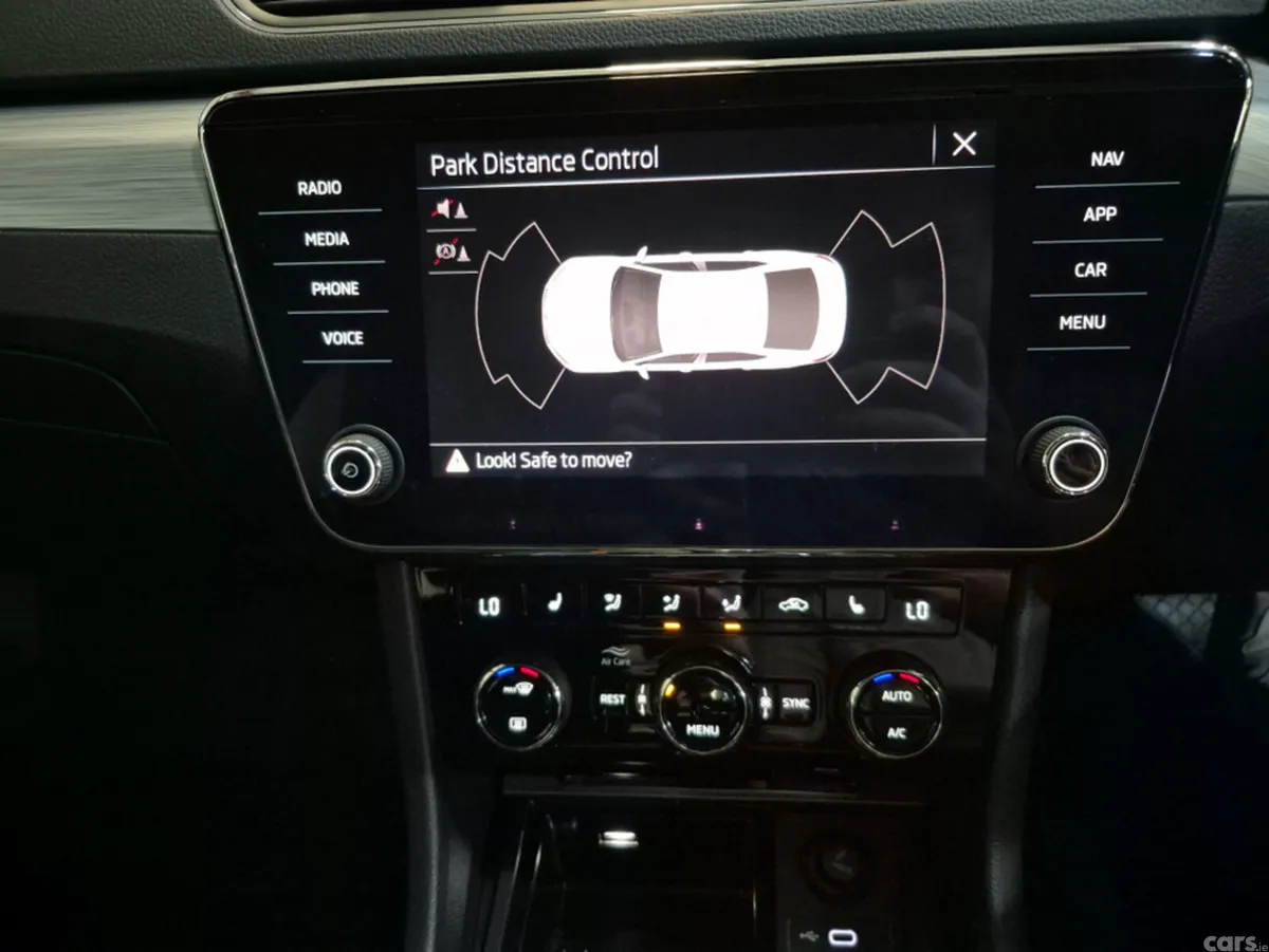 Skoda Superb Hatchback, Diesel, 2023, Grey