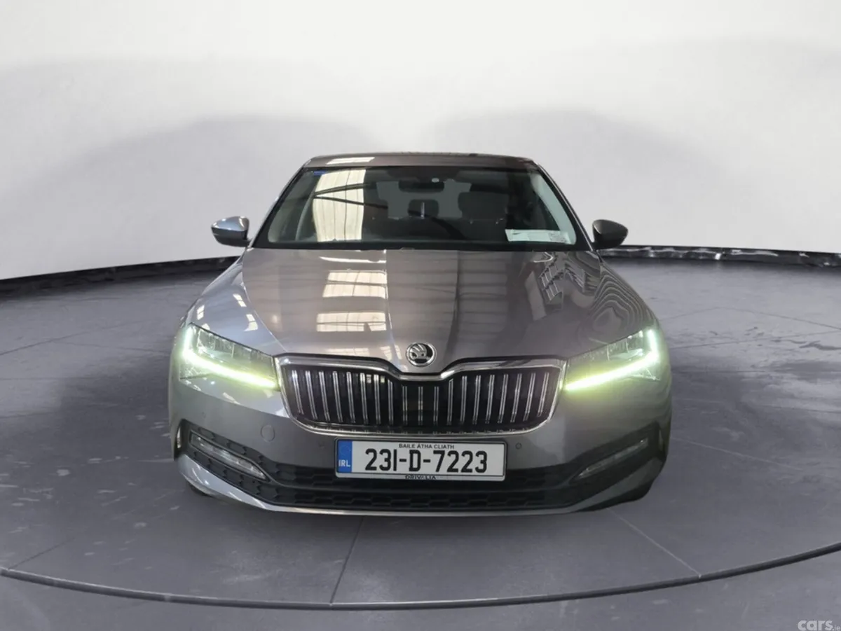 Skoda Superb Hatchback, Diesel, 2023, Grey
