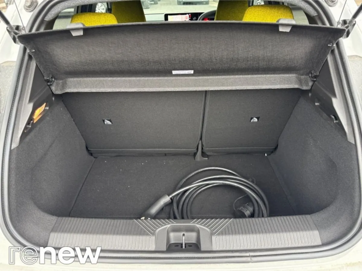 Renault 5 Hatchback, Electric, 2026, White