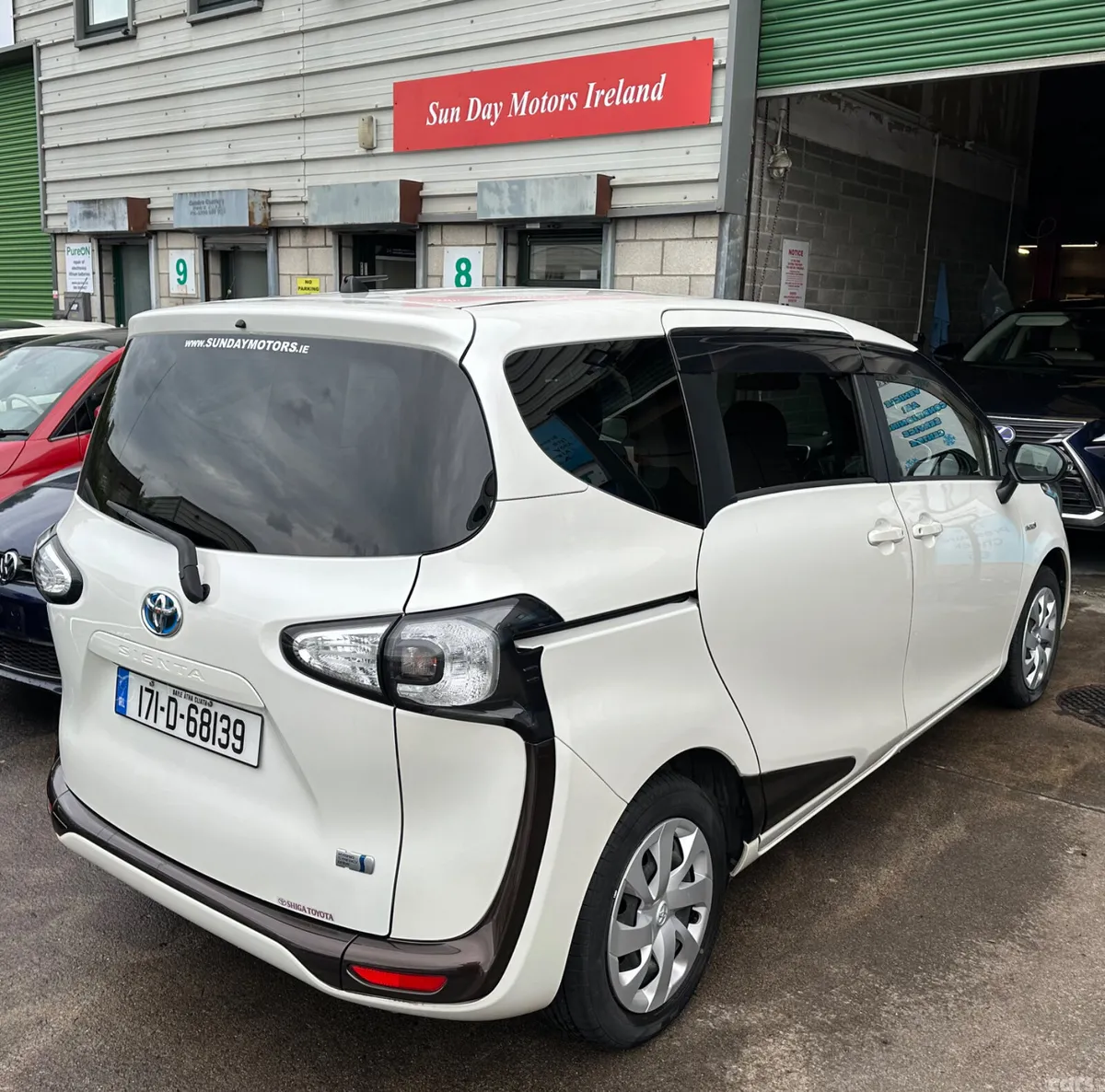Toyota Sienta MPV, Petrol Hybrid, 2017, White