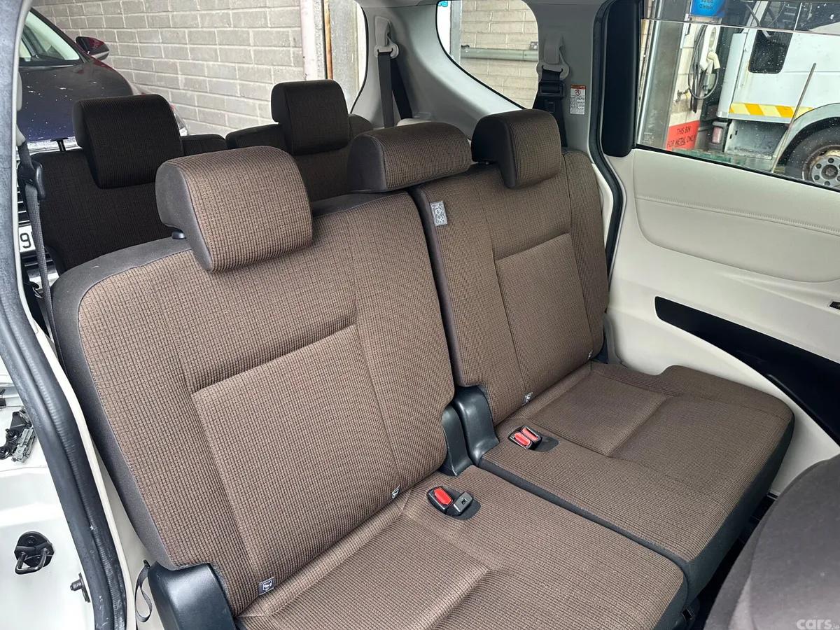 Toyota Sienta MPV, Petrol Hybrid, 2017, White
