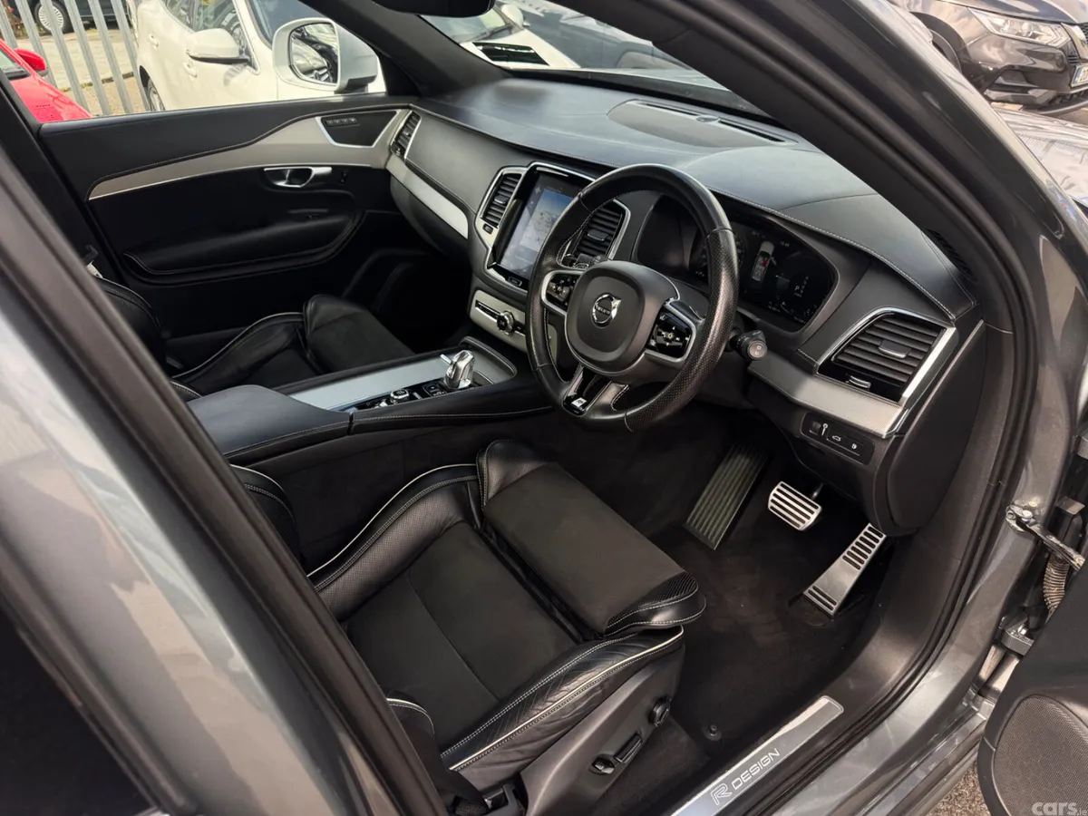Volvo XC90 SUV, Petrol Plug-in Hybrid, 2019, Grey