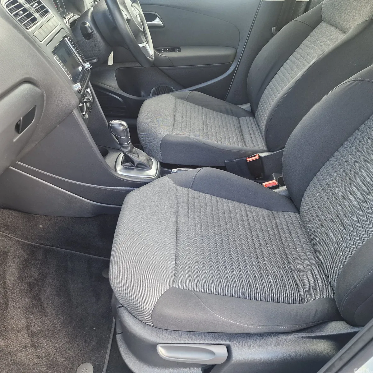 Volkswagen Polo Hatchback, Petrol, 2013, Silver