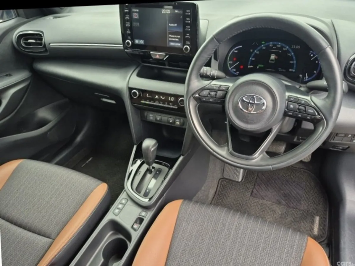 Toyota Yaris Cross SUV, Petrol Hybrid, 2023, Beige