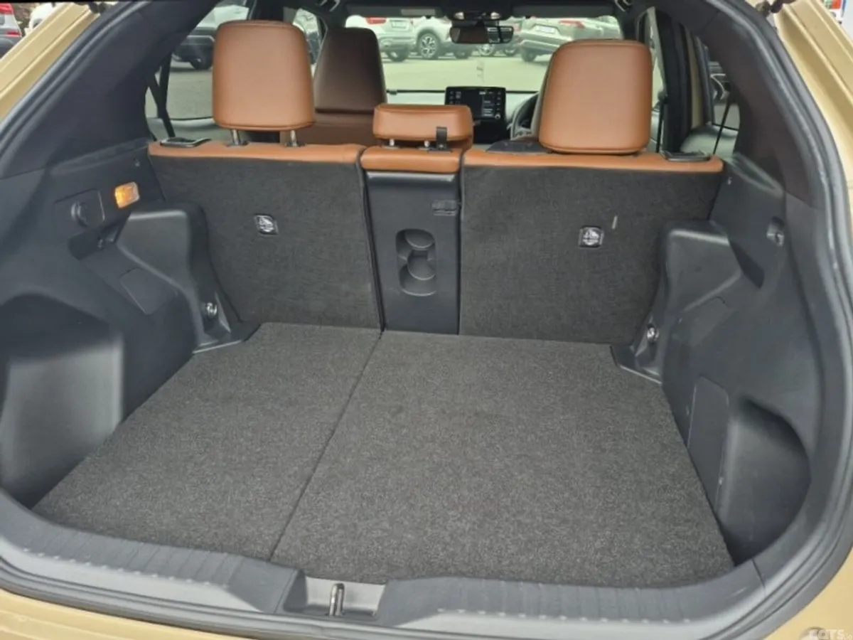 Toyota Yaris Cross SUV, Petrol Hybrid, 2023, Beige