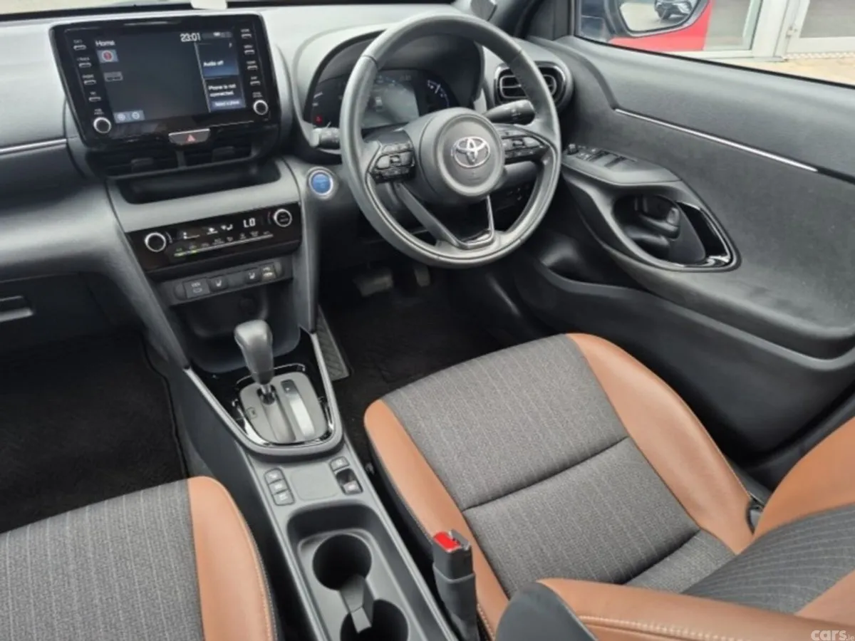 Toyota Yaris Cross SUV, Petrol Hybrid, 2023, Beige