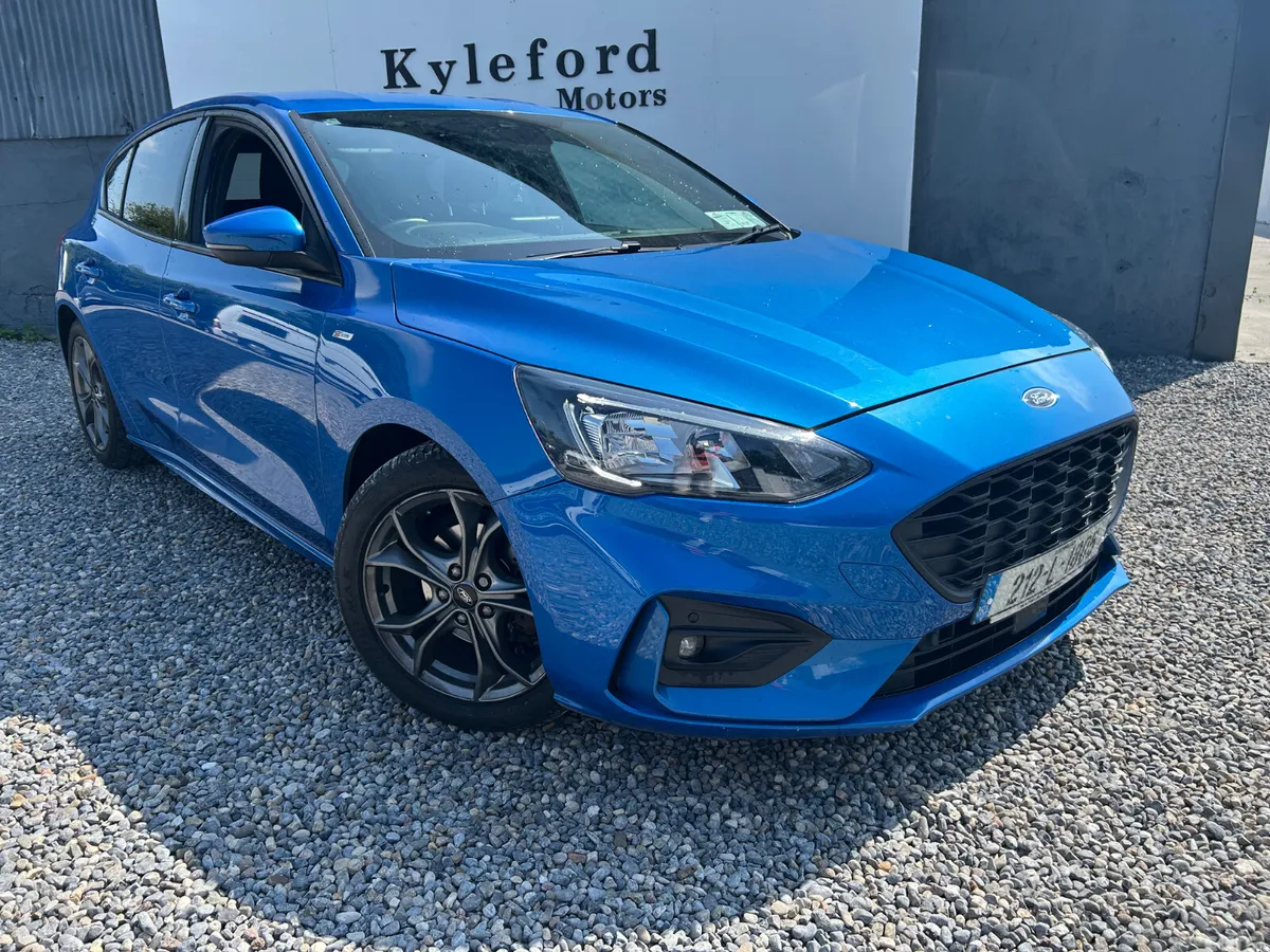 Ford Focus Hatchback, Diesel, 2021, Blue