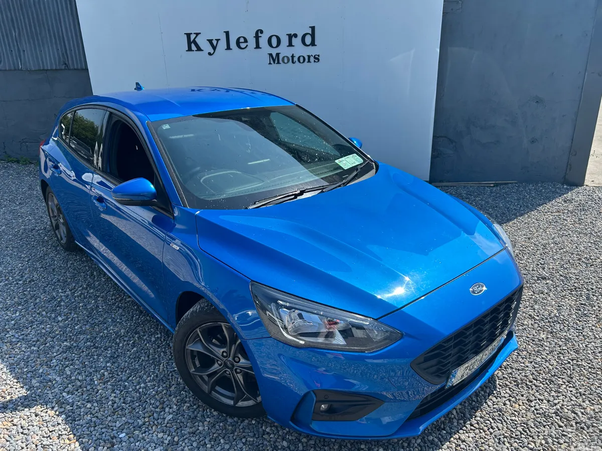 Ford Focus Hatchback, Diesel, 2021, Blue