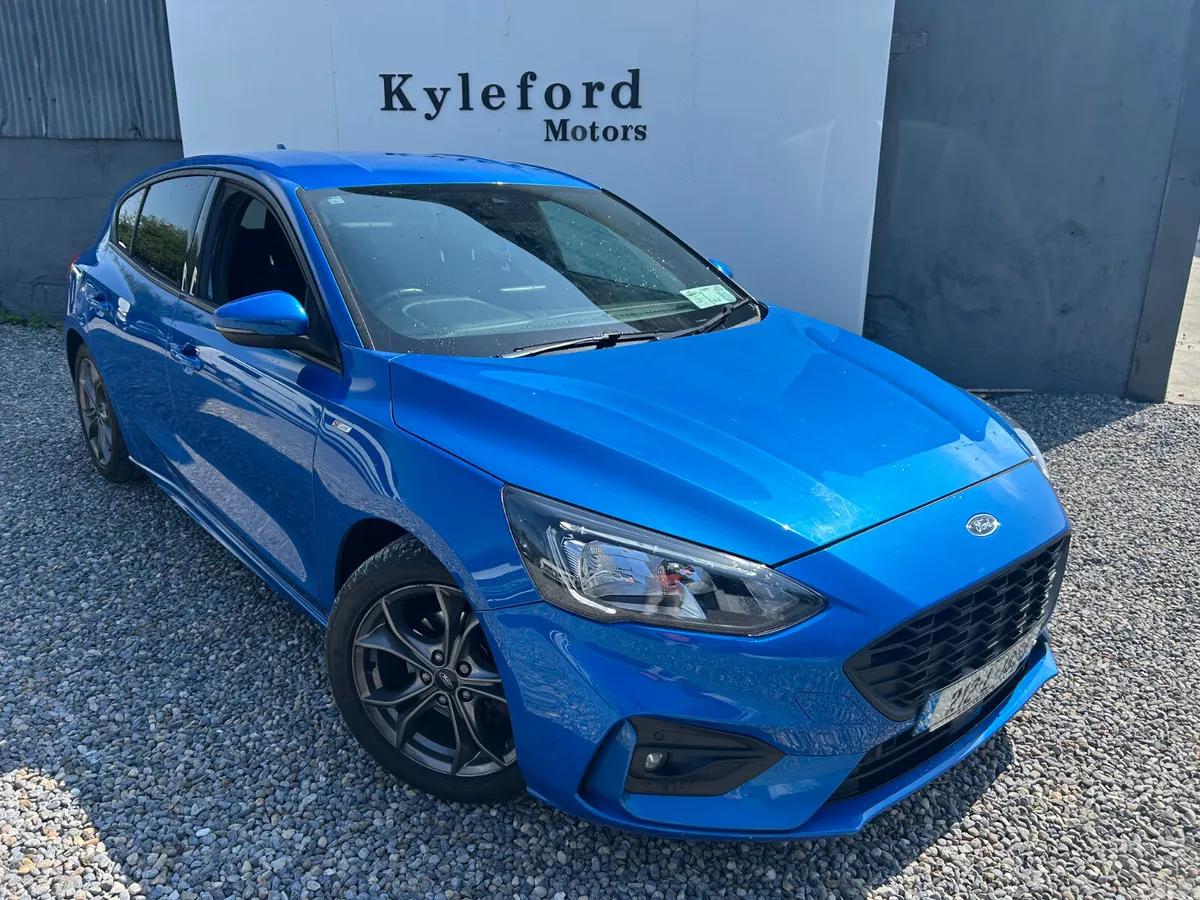 Ford Focus Hatchback, Diesel, 2021, Blue