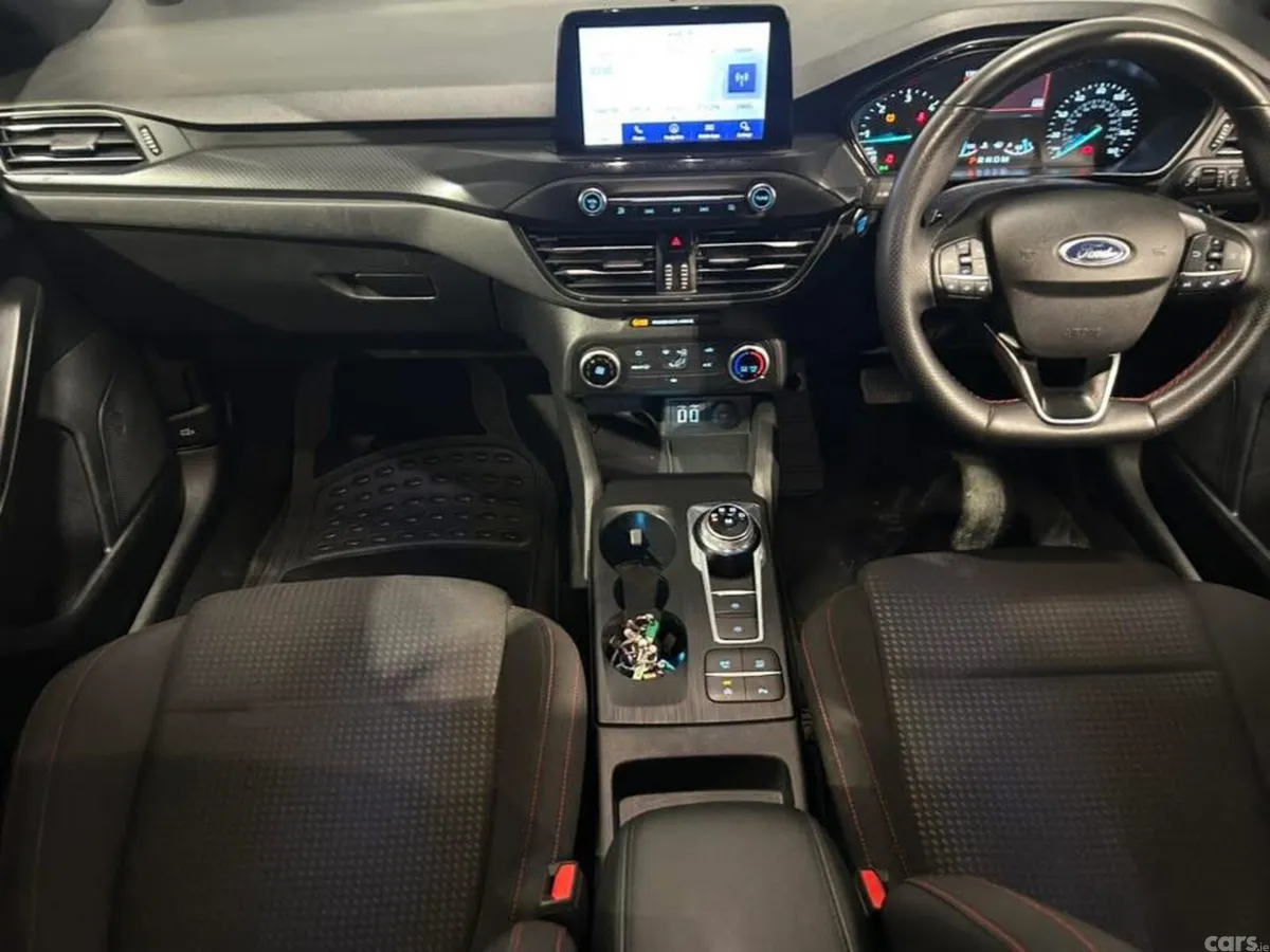 Ford Focus Hatchback, Diesel, 2021, Blue