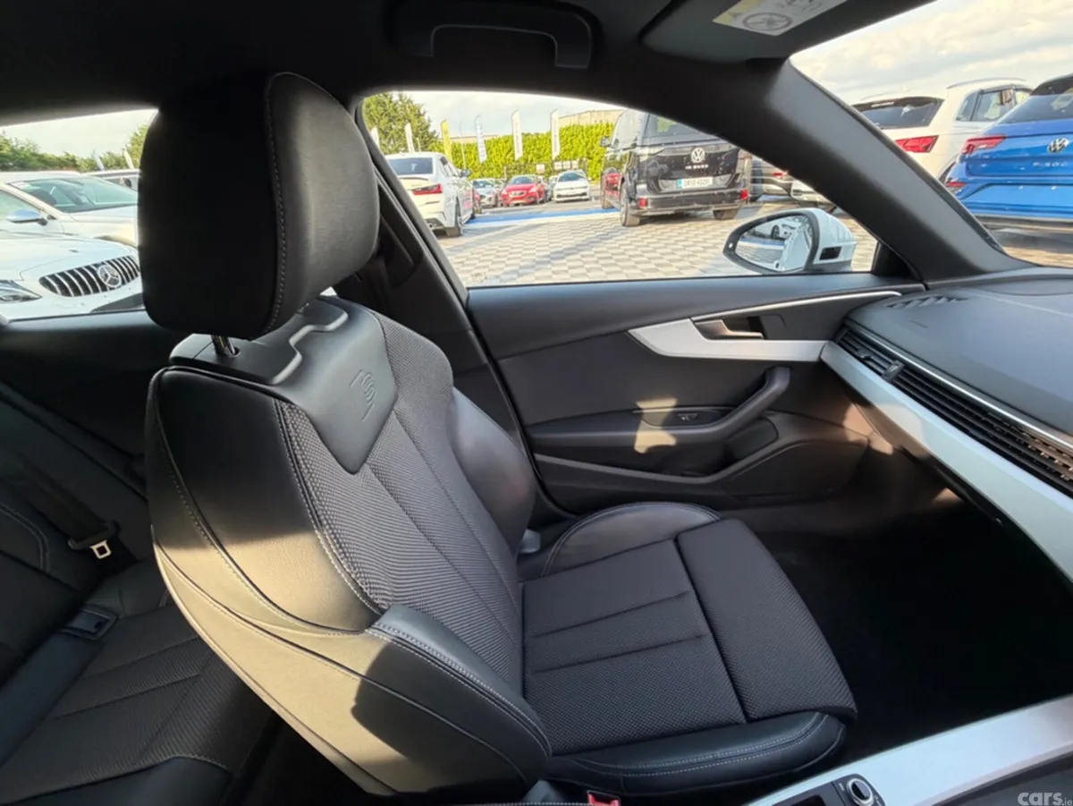 Audi A4 Estate, Petrol, 2019, White