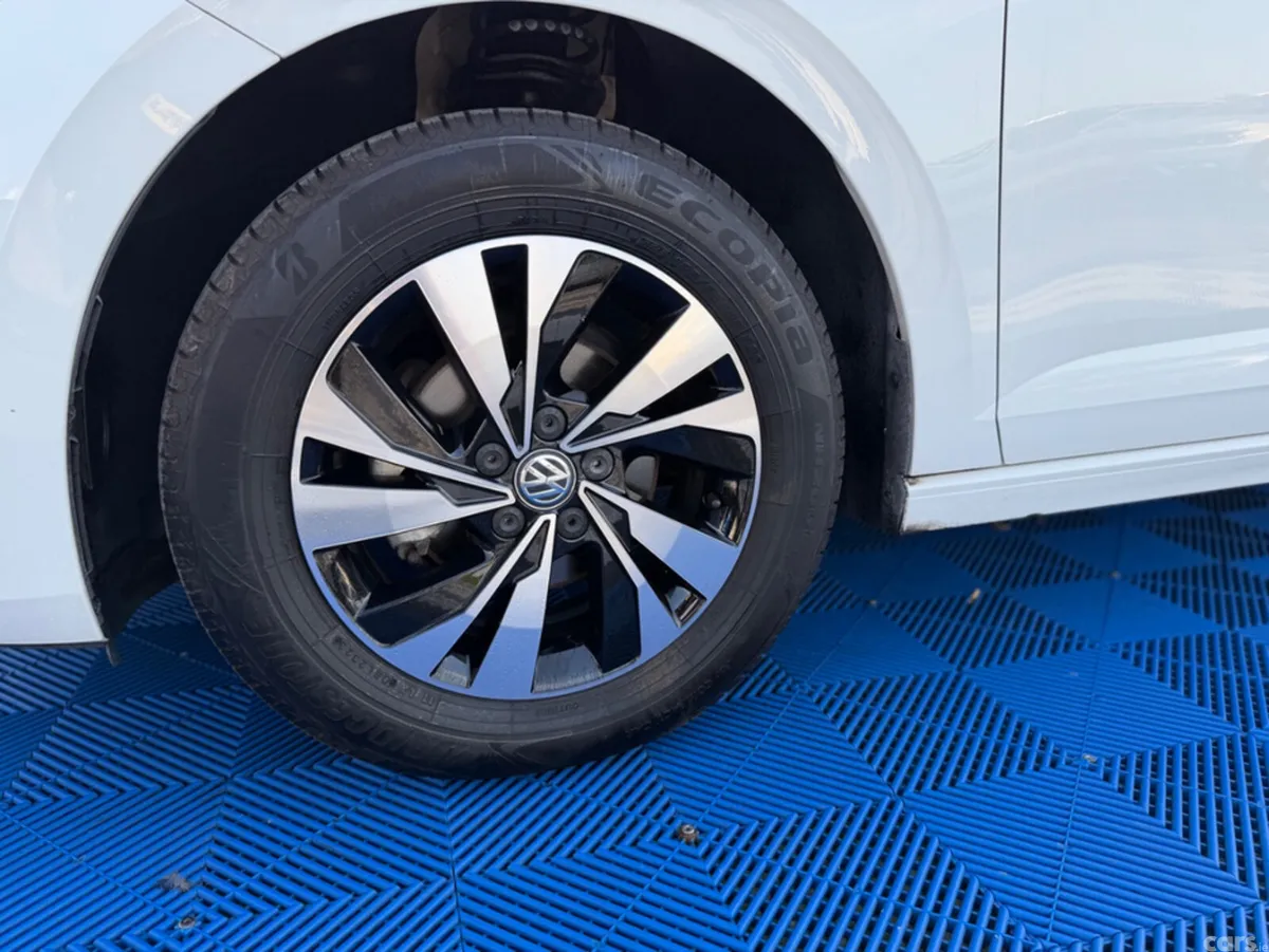 Volkswagen Polo Hatchback, Petrol, 2019, White