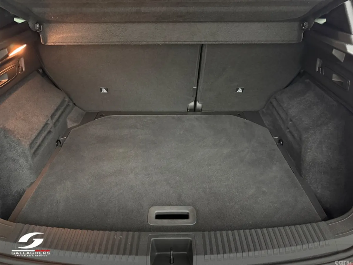 Renault Austral SUV, Petrol, 2024, Red