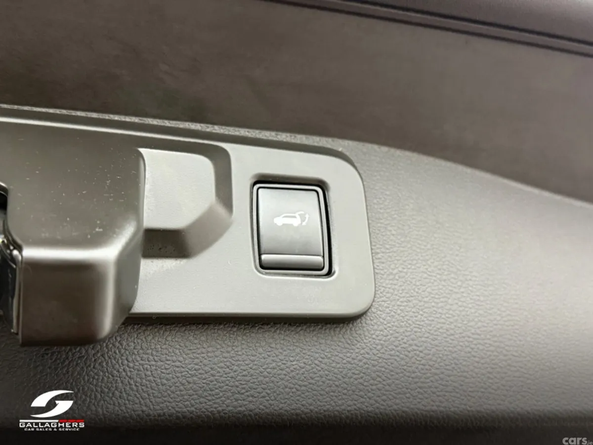 Renault Austral SUV, Petrol, 2024, Red