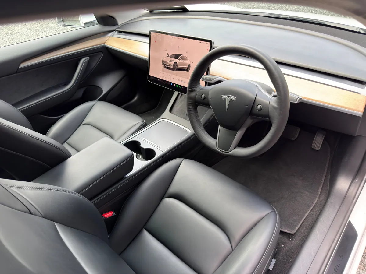 Tesla Model 3 Saloon, Electric, 2023, White