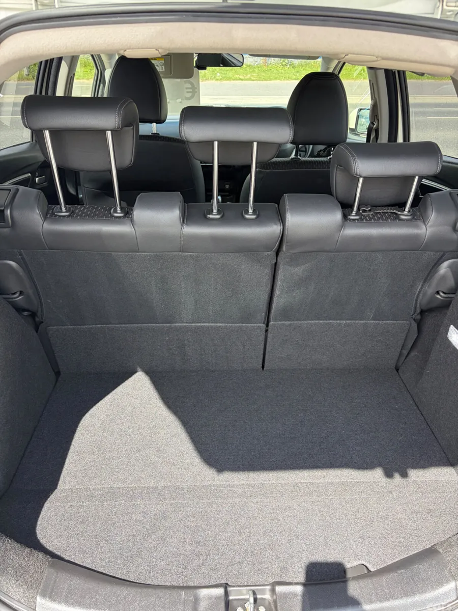 Honda Fit Hatchback, Petrol Plug-in Hybrid, 2015, White