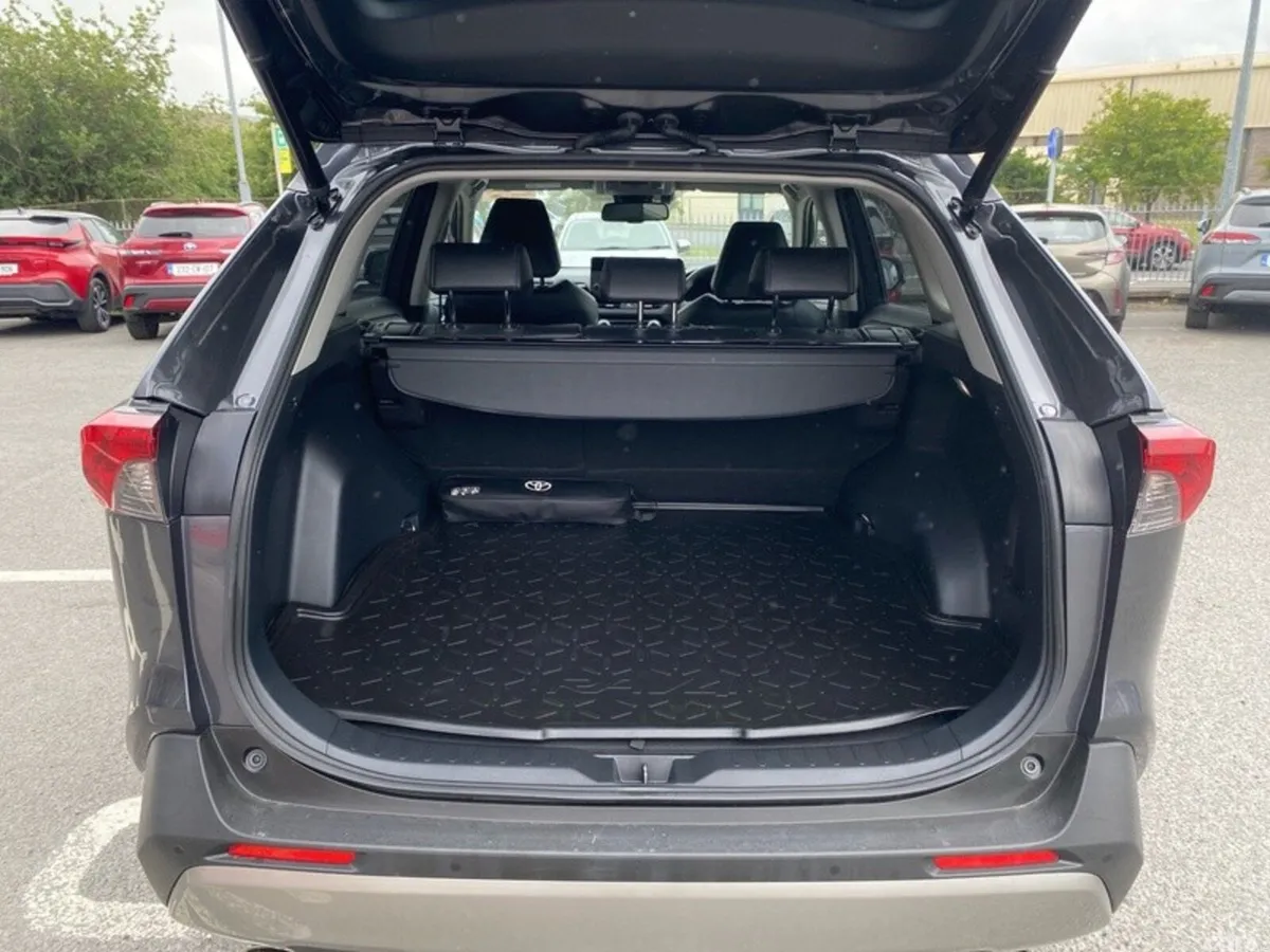 Toyota RAV4 SUV, Petrol Hybrid, 2023, Grey