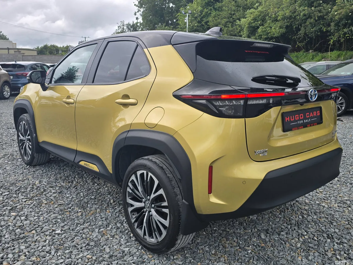 Toyota Yaris Cross Hatchback, Petrol Hybrid, 2022, Yellow