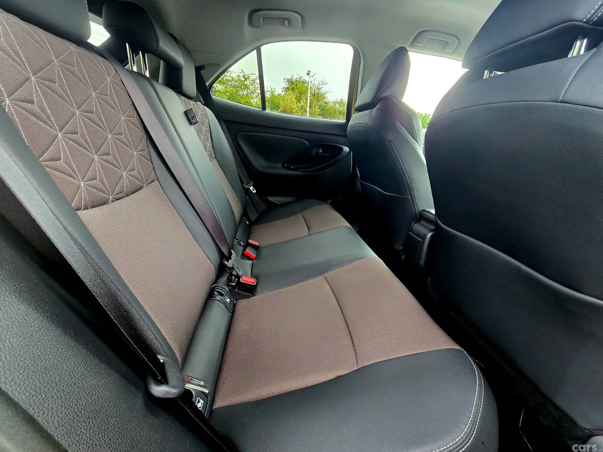 Toyota Yaris Cross Hatchback, Petrol Hybrid, 2022, Yellow