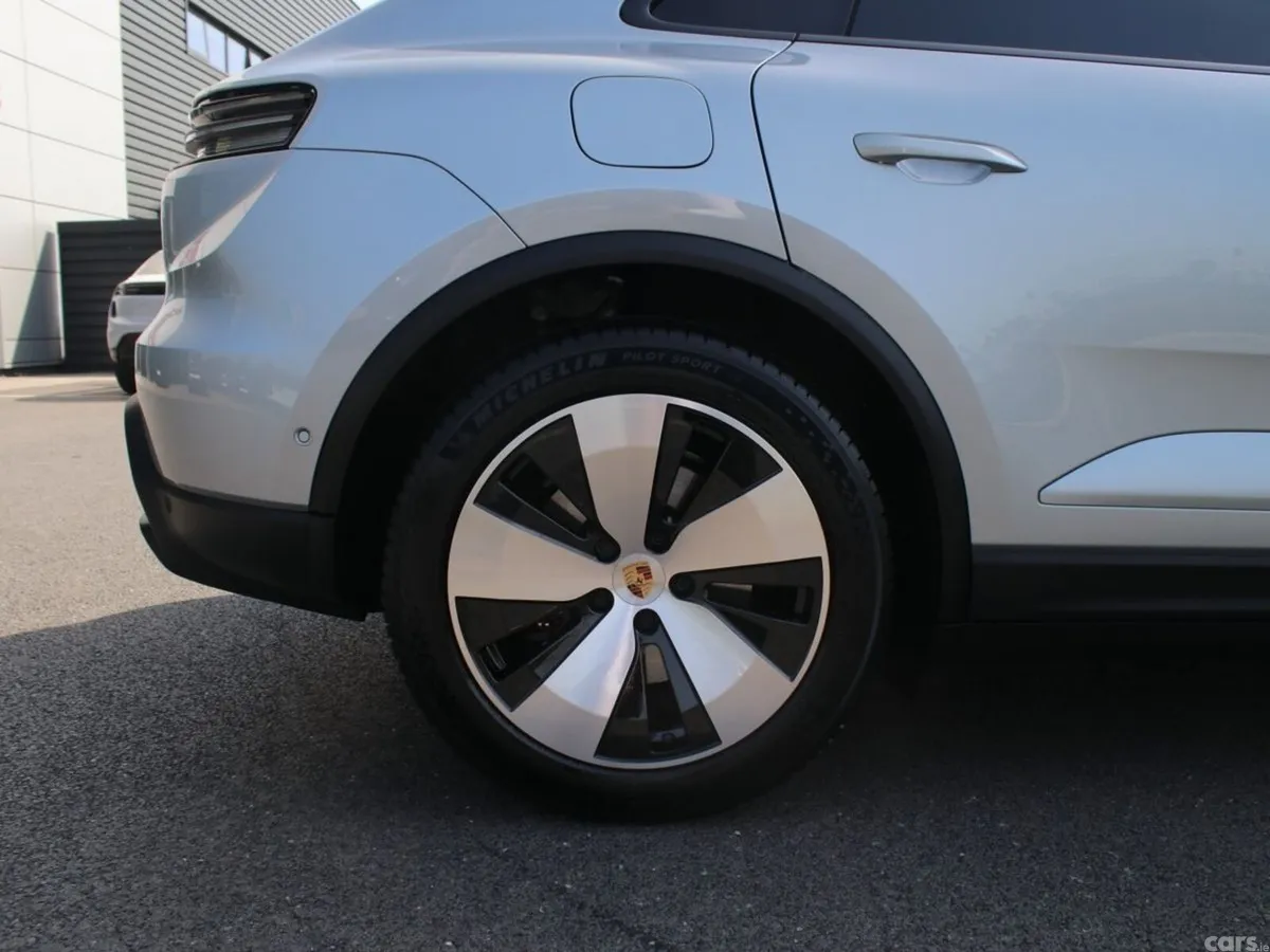Porsche Macan SUV, Electric, 2026, Silver