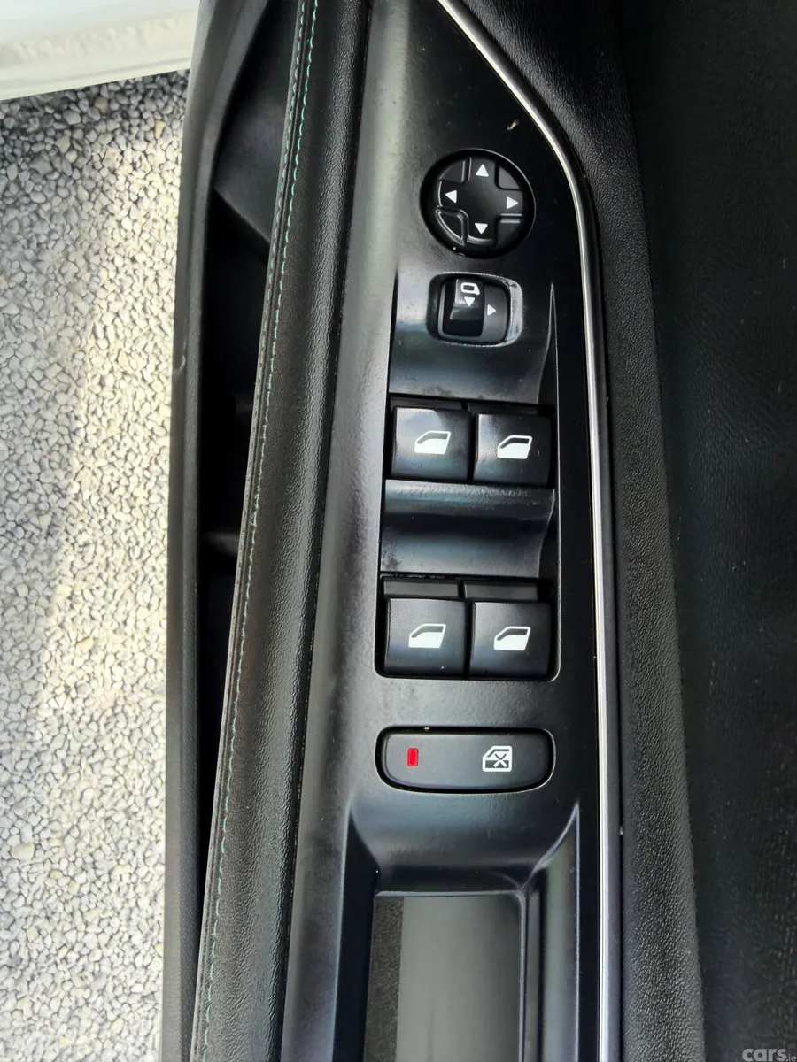 Peugeot 3008 MPV, Diesel, 2023, White