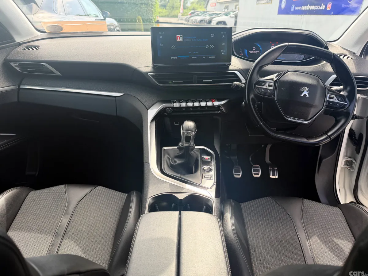 Peugeot 3008 MPV, Diesel, 2023, White