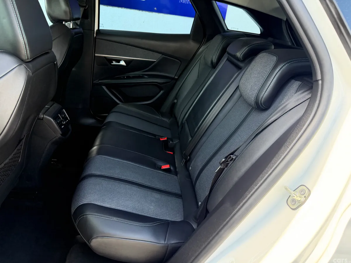 Peugeot 3008 MPV, Diesel, 2023, White
