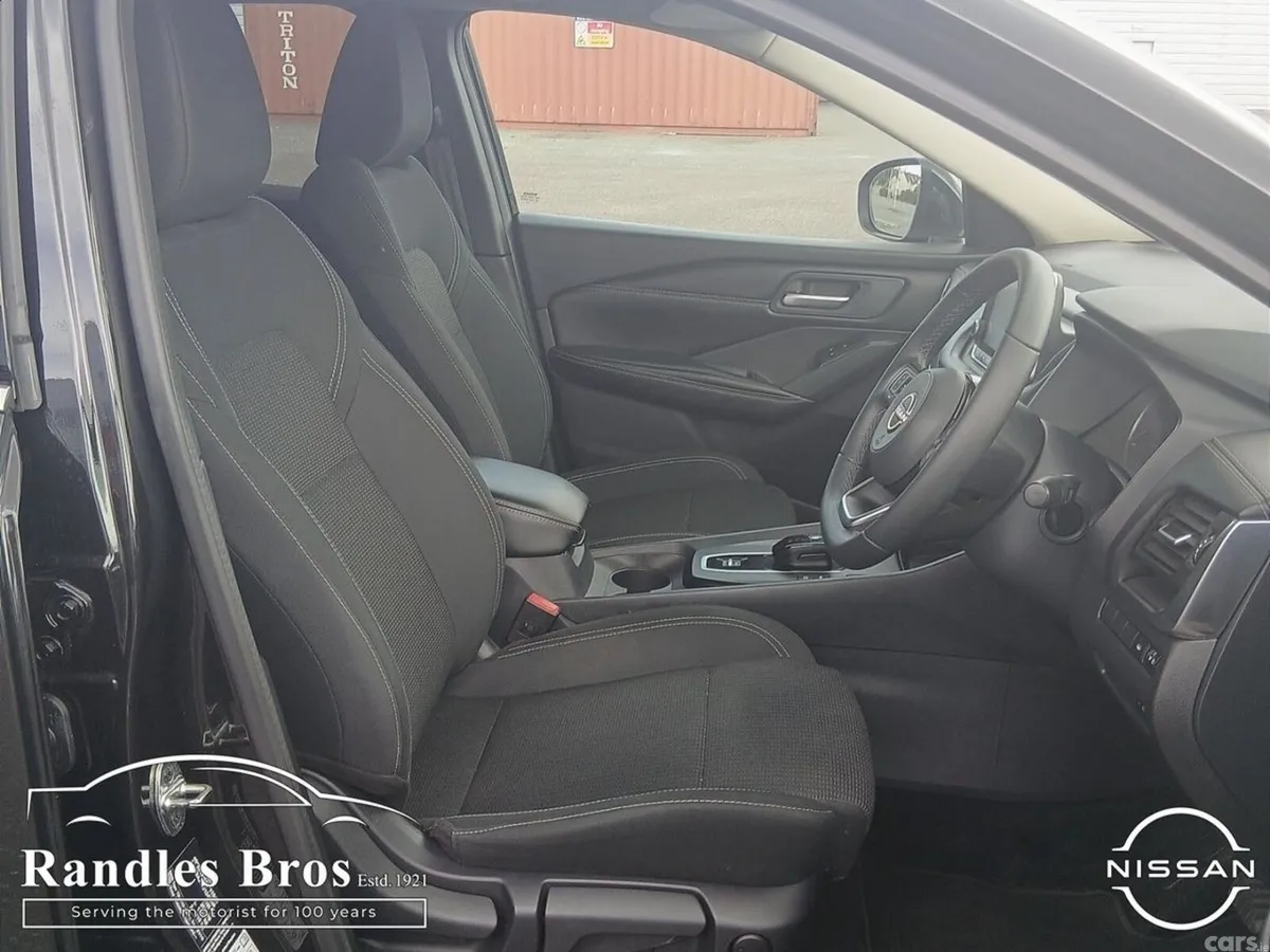 Nissan Qashqai MPV, Petrol, 2023, Black