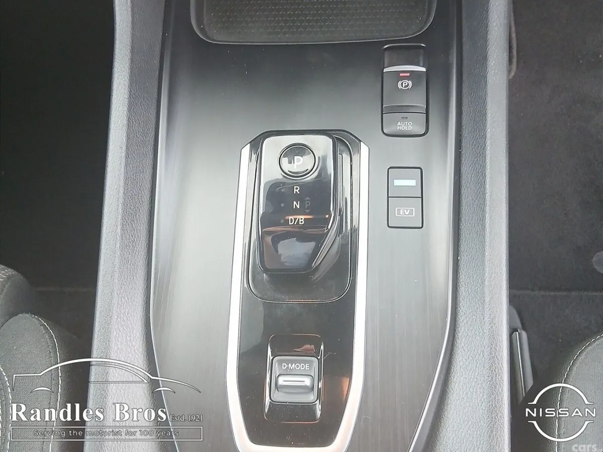 Nissan Qashqai MPV, Petrol, 2023, Black
