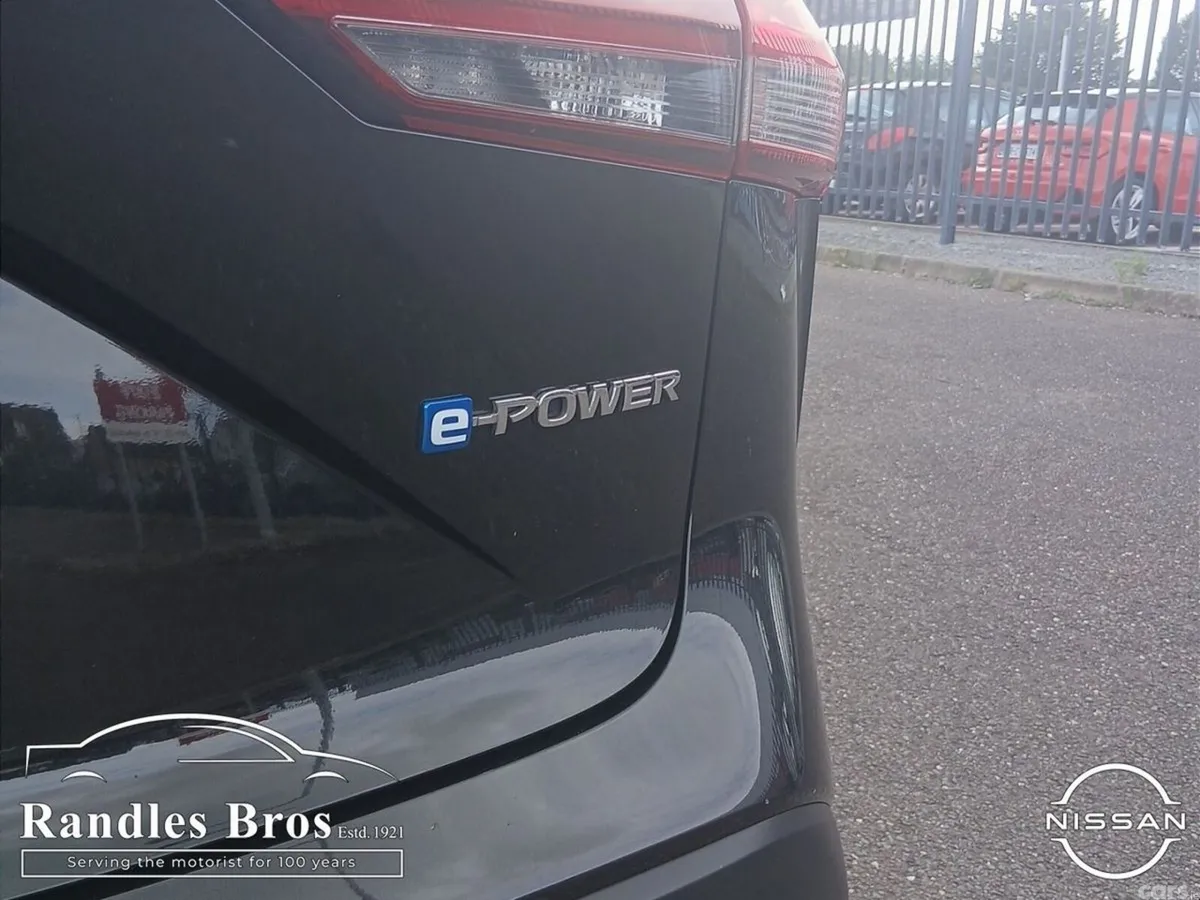 Nissan Qashqai MPV, Petrol, 2023, Black