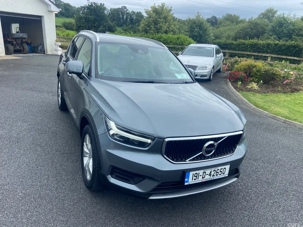 Volvo XC40 SUV, Diesel, 2019, Grey