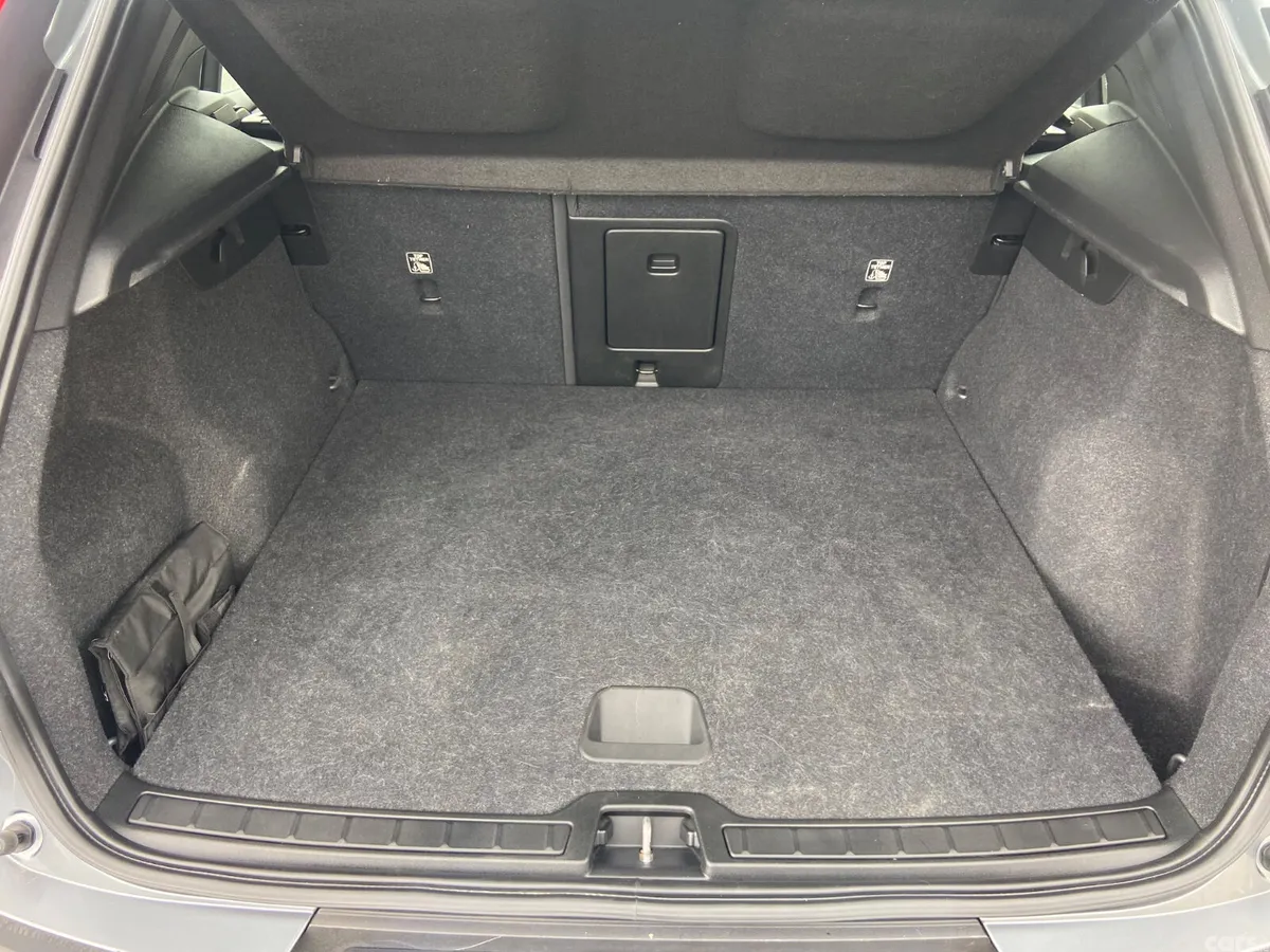 Volvo XC40 SUV, Diesel, 2019, Grey