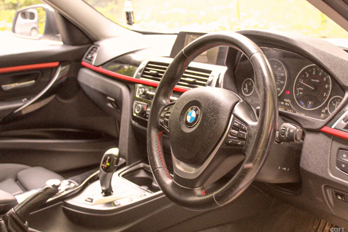 BMW 3-Series Saloon, Petrol Plug-in Hybrid, 2016, White