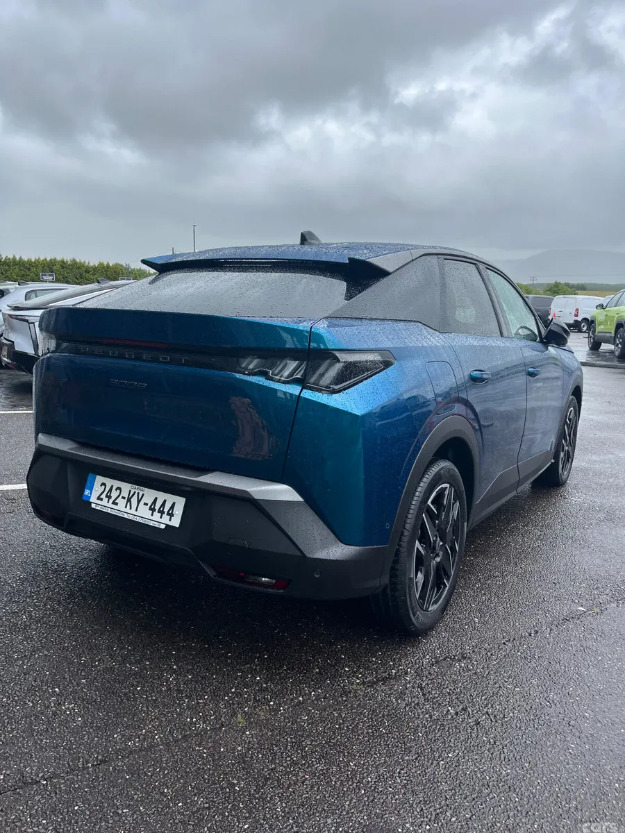 Peugeot 3008 MPV, Petrol Hybrid, 2024, Blue