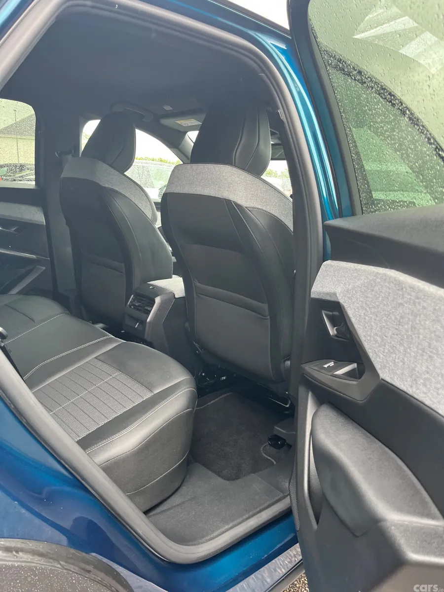 Peugeot 3008 MPV, Petrol Hybrid, 2024, Blue