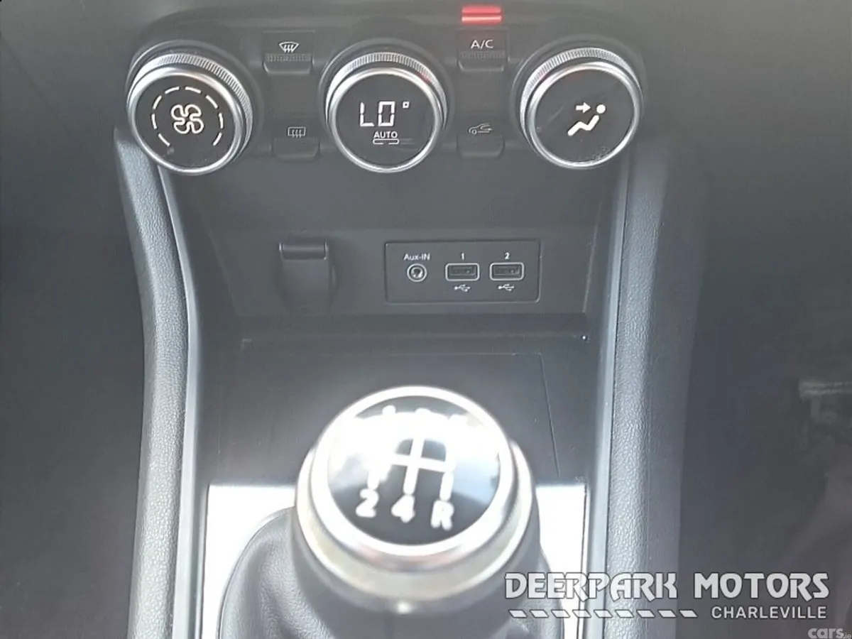 Renault Captur Hatchback, Petrol, 2020, Blue