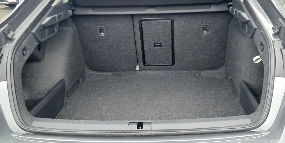 Skoda Octavia Saloon, Diesel, 2025, Grey