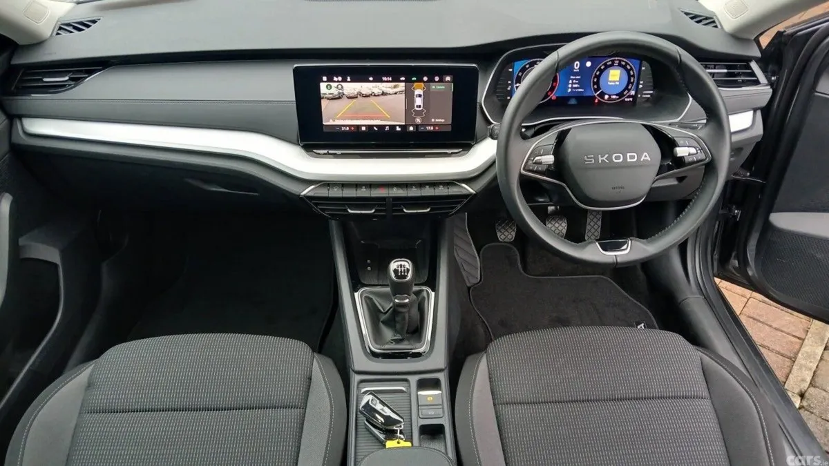 Skoda Octavia Saloon, Diesel, 2025, Grey