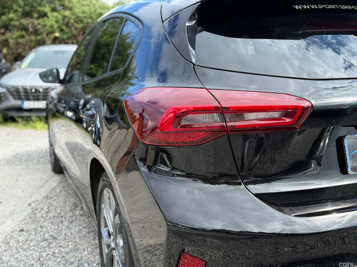 Ford Focus Hatchback, Petrol, 2023, Black