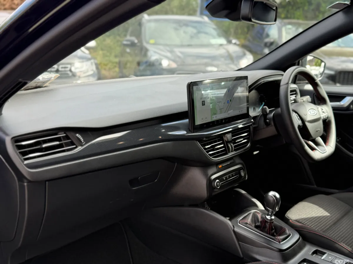 Ford Focus Hatchback, Petrol, 2023, Black