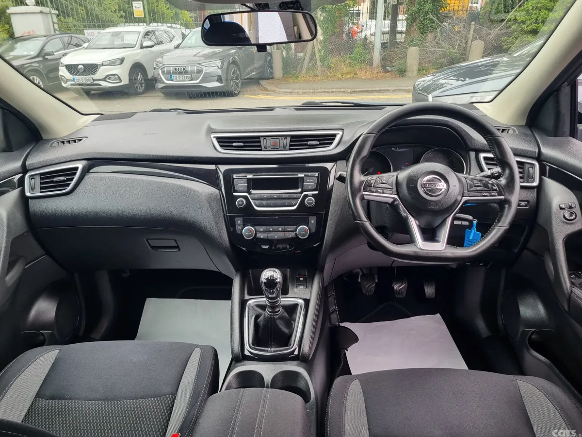 Nissan Qashqai SUV, Diesel, 2017, Grey