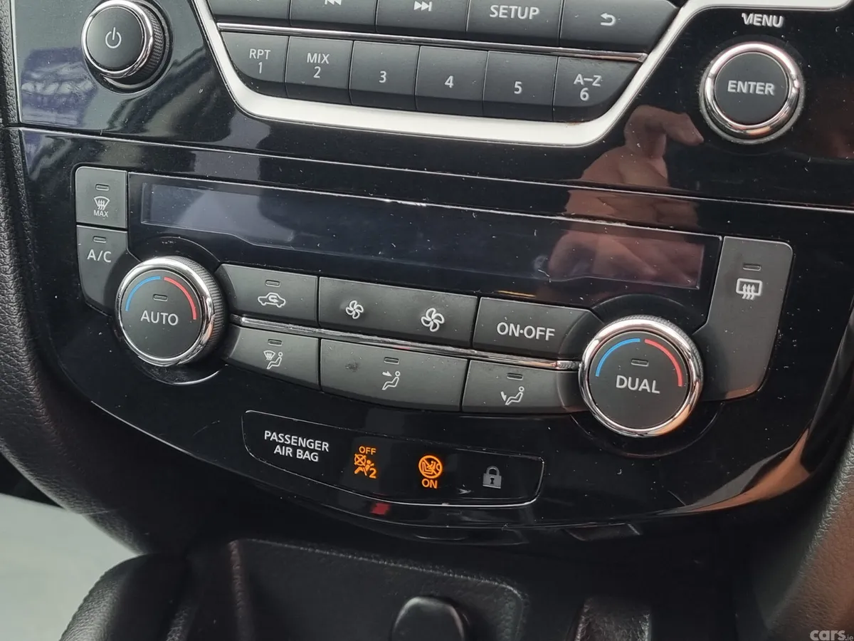 Nissan Qashqai SUV, Diesel, 2017, Grey