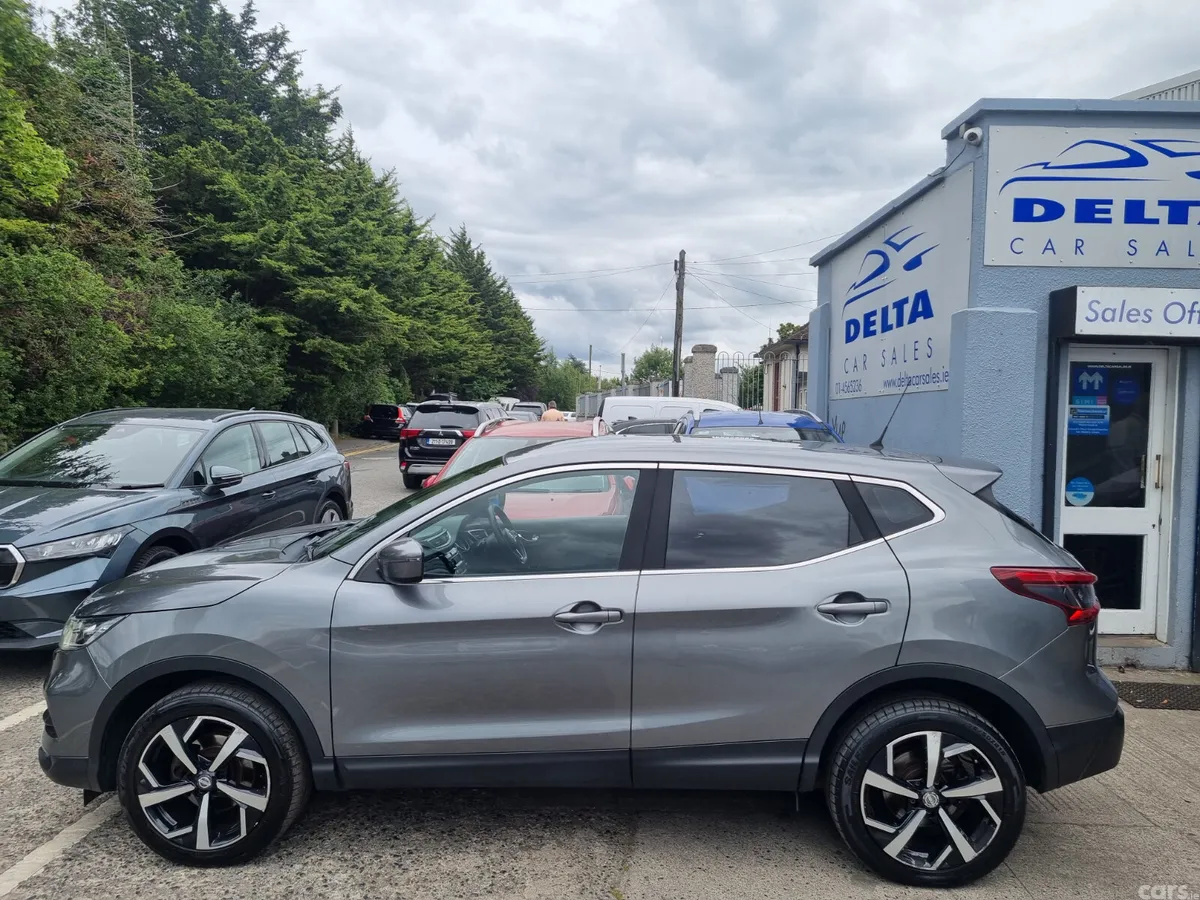 Nissan Qashqai SUV, Diesel, 2017, Grey