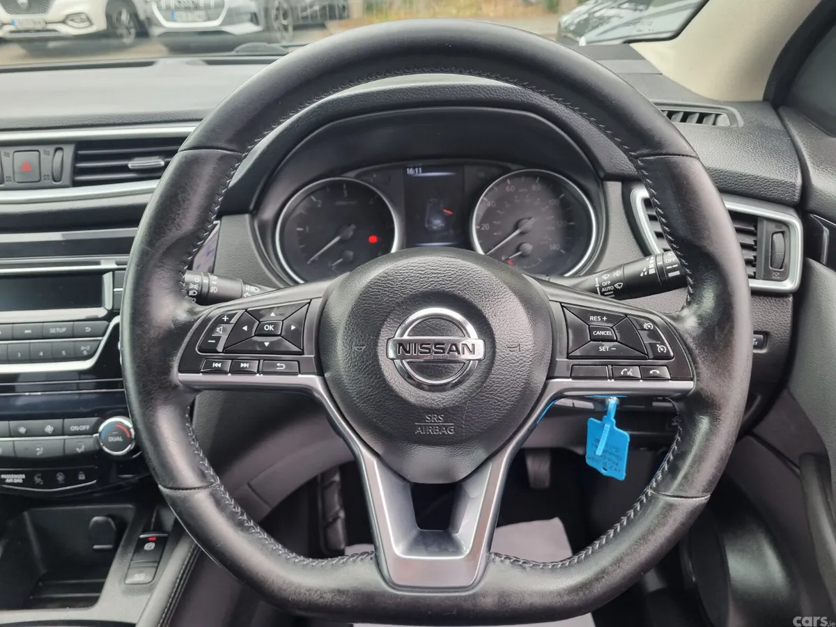 Nissan Qashqai SUV, Diesel, 2017, Grey