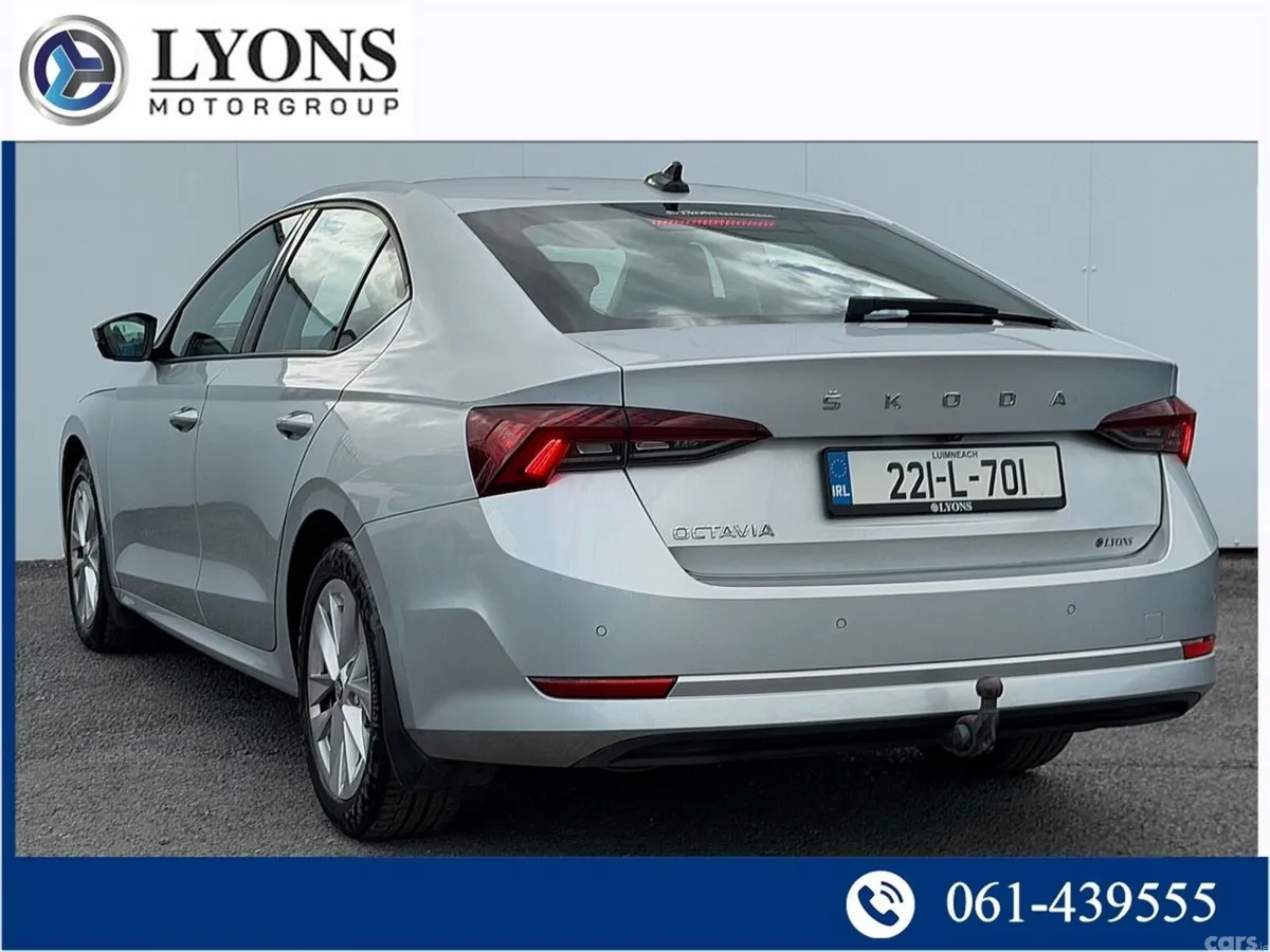 Skoda Octavia Saloon, Diesel, 2022, Grey
