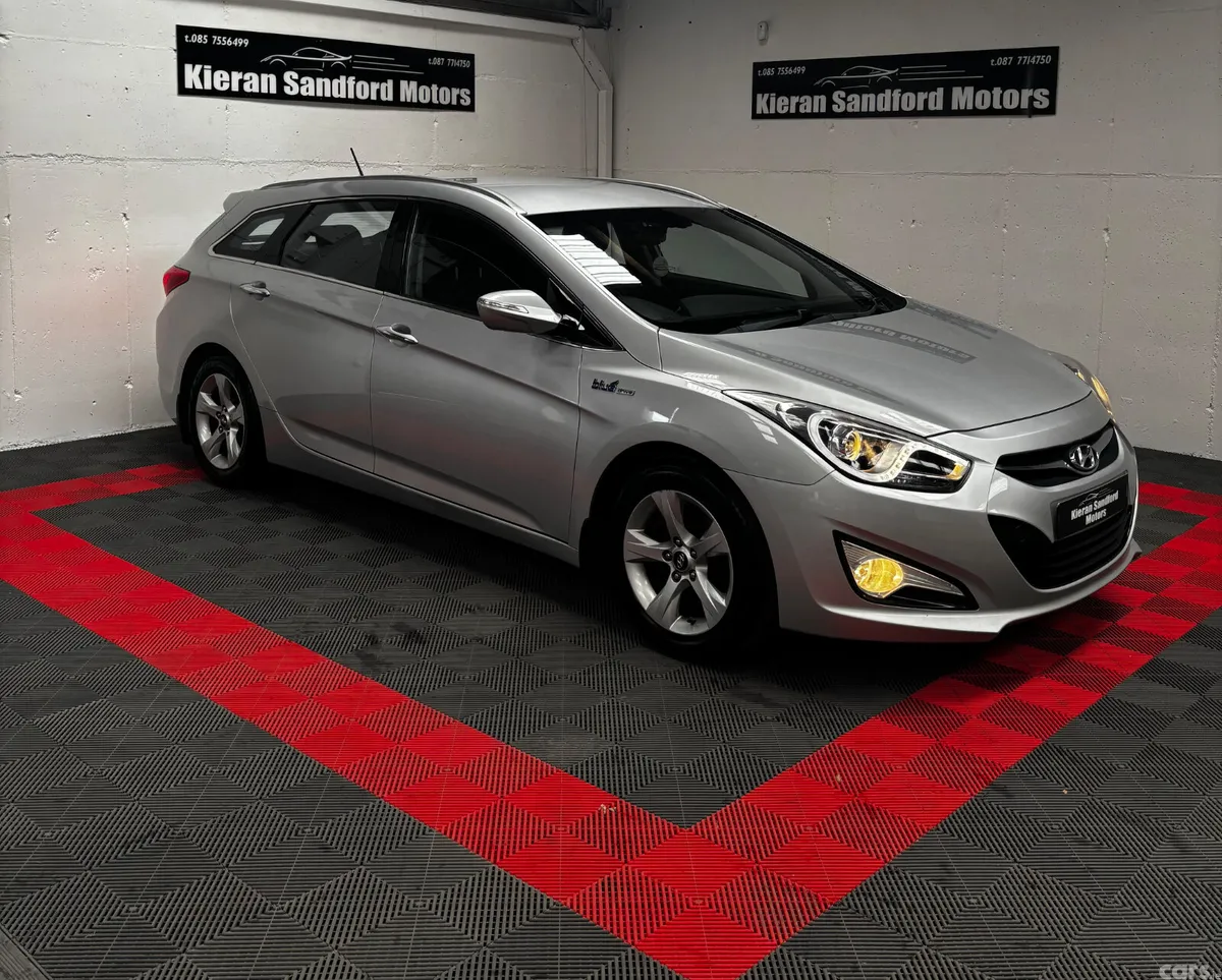 Hyundai i40 Estate/Jeep, Diesel, 2014, Silver