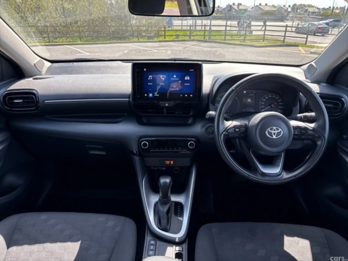 Toyota Yaris Hatchback, Petrol Hybrid, 2024, Grey
