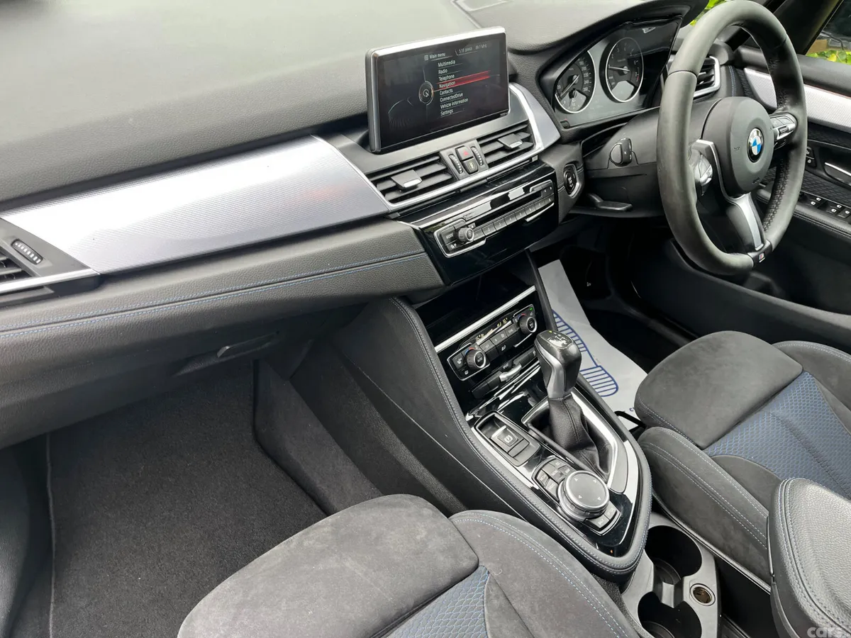 BMW 2-Series Hatchback, Petrol, 2016, White