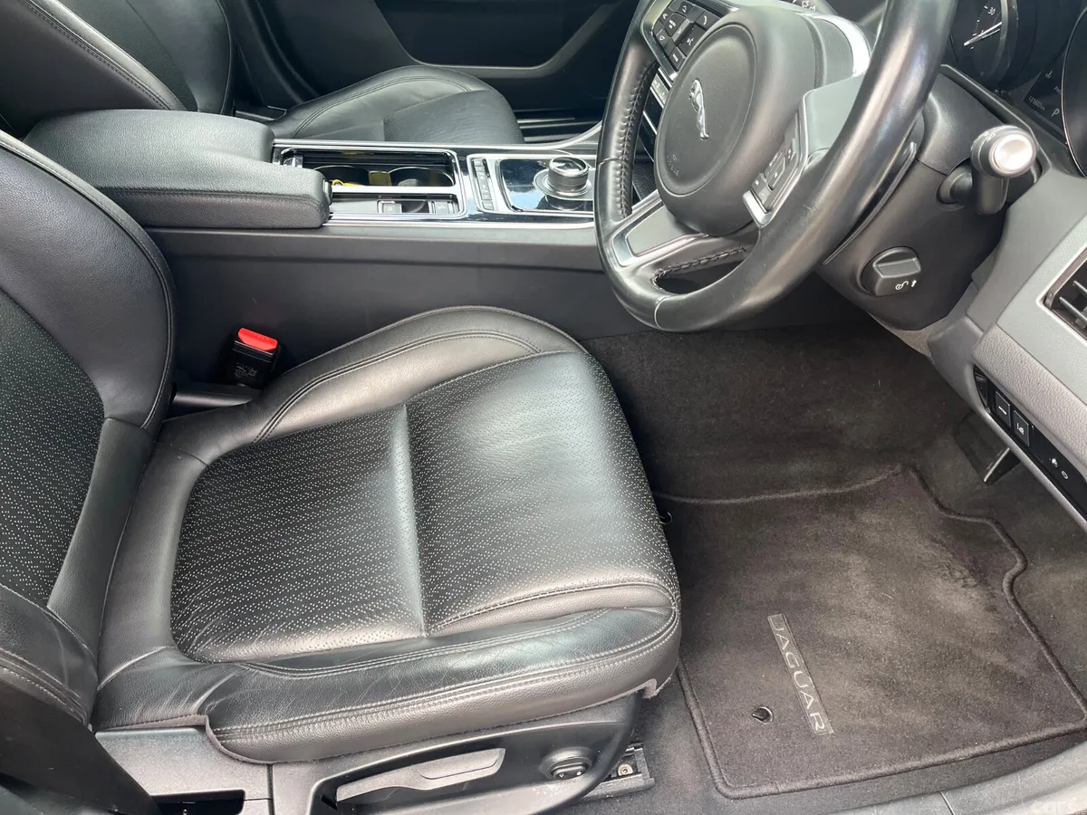 Jaguar XF Saloon, Diesel, 2017, Grey